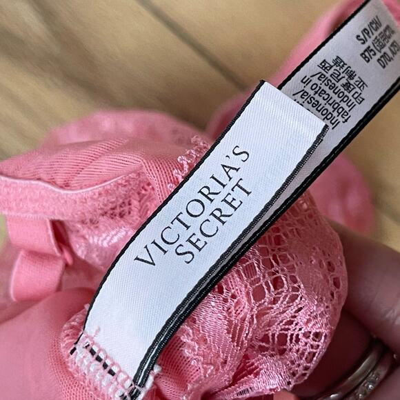 Victoria Secret Pink Lace Bralette Women’s size small - Picture 4 of 4